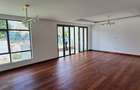 4 Bed Apartment with En Suite at Two Rivers Loft - 5