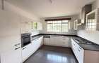 4 Bed Townhouse with En Suite at Rosslyn - 12