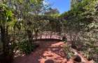 5 Bed House with En Suite in Redhill - 9