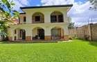 4 Bed Townhouse with En Suite at Lavington - 1