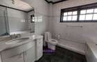 4 Bed Townhouse with En Suite at Riverside Dr - 19