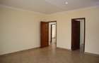 4 Bed House with En Suite at Near Gateway Mall - 18