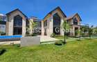 5 Bed House with En Suite in Runda - 2