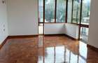 6 Bed Townhouse with En Suite at Lavington - 19