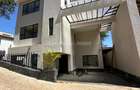 5 Bed Townhouse with En Suite in Lavington - 1