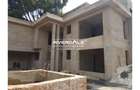 5 Bed Townhouse with En Suite in Kyuna - 8
