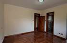 5 Bed Townhouse with En Suite at Convent Drive - 11
