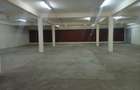 28,000 ft² Warehouse with Parking in Industrial Area - 5