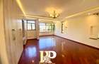 5 Bed Townhouse with En Suite in Lavington - 10