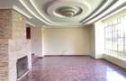 5 Bed Townhouse with En Suite in Lavington - 3