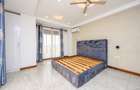 Serviced 2 Bed Apartment with En Suite at 1St Avenue - 9