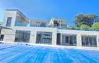 4 Bed Apartment with En Suite in Rosslyn - 2