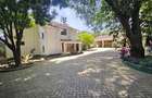 4 Bed House with En Suite in Runda - 1