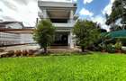 5 Bed House with En Suite in Runda - 1