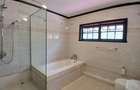 4 Bed Townhouse with En Suite at Riverside Drive - 10