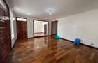 5 Bed Townhouse with En Suite in Lavington - 18