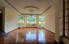 5 Bed Townhouse with En Suite in Lavington - 16