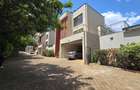 5 Bed House with En Suite in Lavington - 2