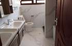 4 Bed Townhouse with En Suite at Karen Road - 15