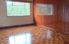 5 Bed House with En Suite at Rosslyn Road - 20