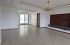 3 Bed Apartment with En Suite in Riverside - 2