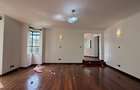 5 Bed Townhouse with En Suite in Lavington - 6