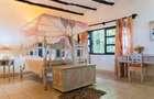 6 Bed Villa with En Suite in Watamu - 9