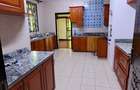 5 Bed Townhouse with En Suite at Lavington - 4