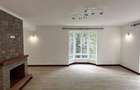 5 Bed Villa with En Suite at Lonetree - 10