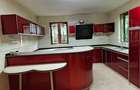 5 Bed Townhouse with En Suite at Lavington - 10