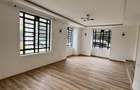 5 Bed Townhouse at Near Galleria Mall - 4