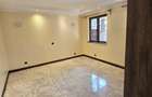 5 Bed Townhouse with En Suite at Lavington Green - 18
