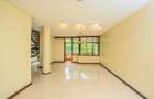 4 Bed Apartment with En Suite in Riverside - 2
