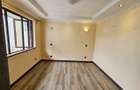 5 Bed Townhouse with En Suite in Lavington - 12