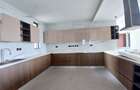 3 Bed Apartment with En Suite at Riverside Drive - 16