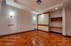 3 Bed Apartment with En Suite at Riverside Drive - 8