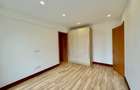 3 Bed Apartment with En Suite in Parklands - 8