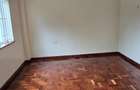 5 Bed House with En Suite at Rosslyn Road - 14