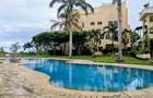 3 Bed Apartment with En Suite at Greenwood Drive - 19
