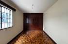 5 Bed Townhouse with En Suite in Spring Valley - 11