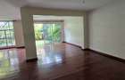 5 Bed Townhouse with En Suite at Brookside Drive - 3