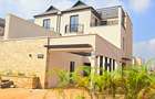 4 Bed House with En Suite at Palm Valley - 4