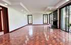 6 Bed Townhouse with En Suite in Lavington - 2