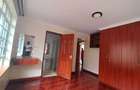 4 Bed House with En Suite in Redhill - 12