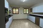 5 Bed Townhouse with En Suite in Lavington - 3