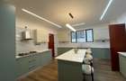 5 Bed Apartment with En Suite in Parklands - 10