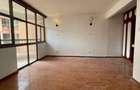 4 Bed Apartment with Swimming Pool in Riverside - 12