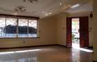 5 Bed Townhouse with En Suite at Valley Arcade - 14