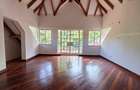5 Bed Townhouse with En Suite at Rossylin Lone Tree - 16