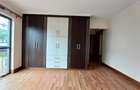 5 Bed Townhouse with En Suite at Gravellia Grove - 9